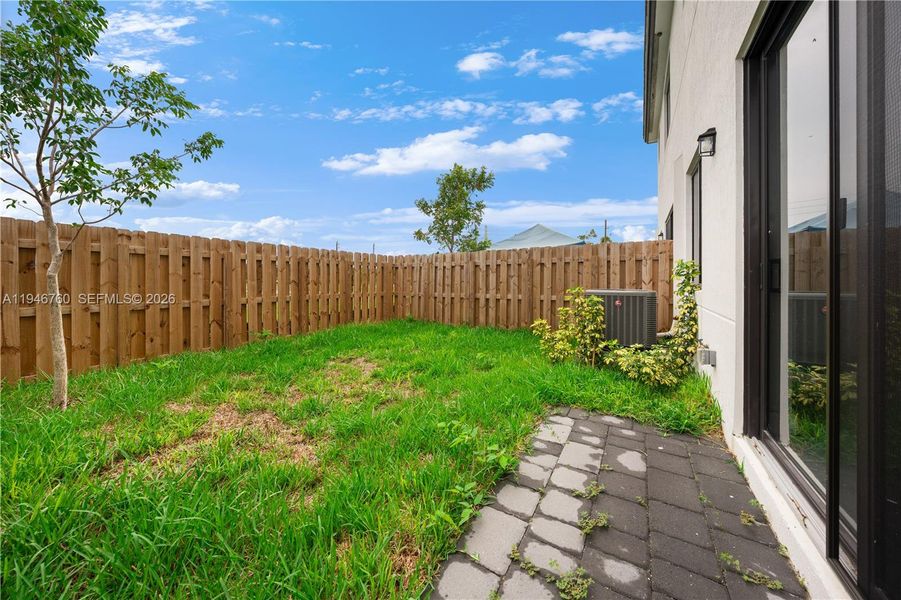 Exterior details and patio area of a home in , Florida City (Image 19).