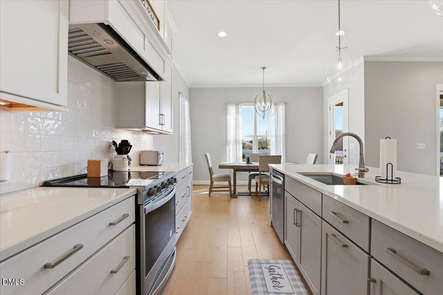 34-110 Summerlin Dr-34