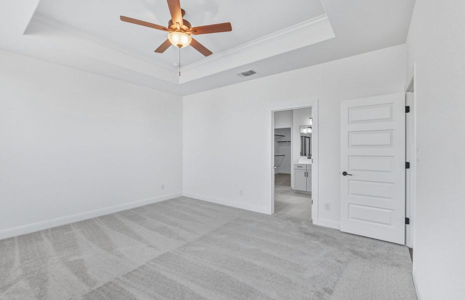 Spacious, unfurnished interior of a new home in Santa Rita Ranch, Liberty Hill (Image 41).