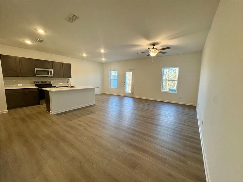 Spacious, unfurnished interior of a new home in Eastlyn Crossing, Flowery Branch (Image 12). Spacious, unfurnished interior of a new home in Eastlyn Crossing, Flowery Branch (Image 12).