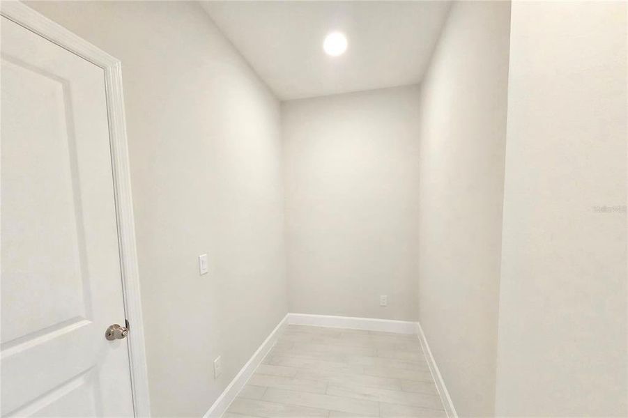 Spacious, unfurnished interior of a new home in Bay Lake Farms, St. Cloud (Image 25).