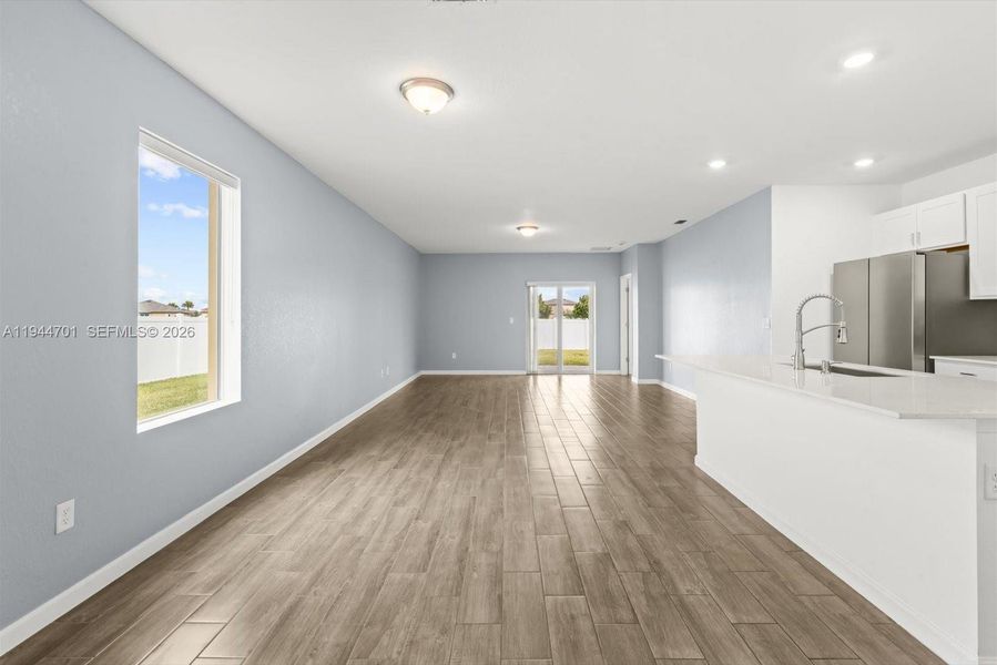 Spacious, unfurnished interior of a new home in , Fort Pierce (Image 34).