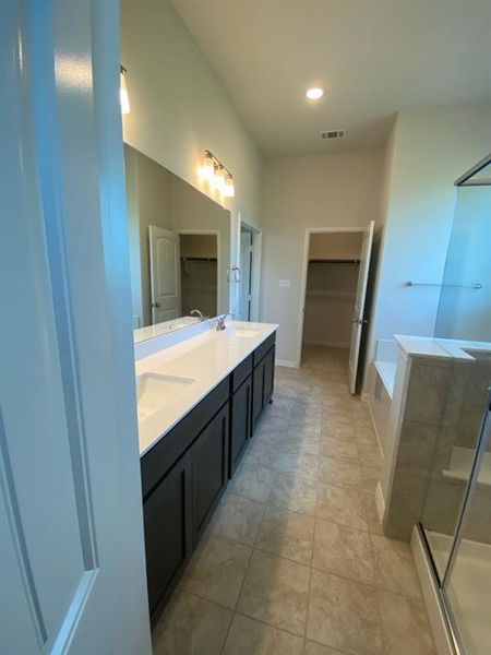 Furnished interior view inside a new home in Hillview Addition, Decatur (Image 5).