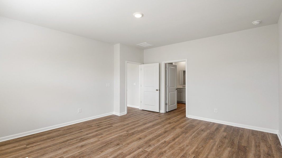 Spacious, unfurnished interior of a new home in Sheep Island, Summerville (Image 13). Spacious, unfurnished interior of a new home in Sheep Island, Summerville (Image 13).