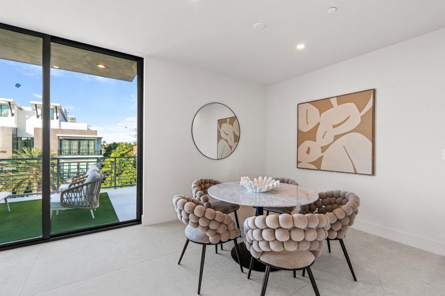 mls_CLUBROOM_DINING_DT