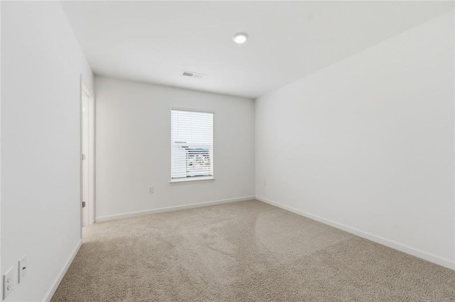 Spacious, unfurnished interior of a new home in Water Oak Estates, Lawrenceville (Image 26).