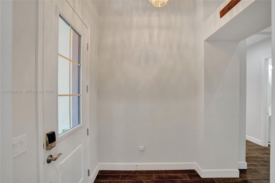 Spacious, unfurnished interior of a new home in , Westlake (Image 28).