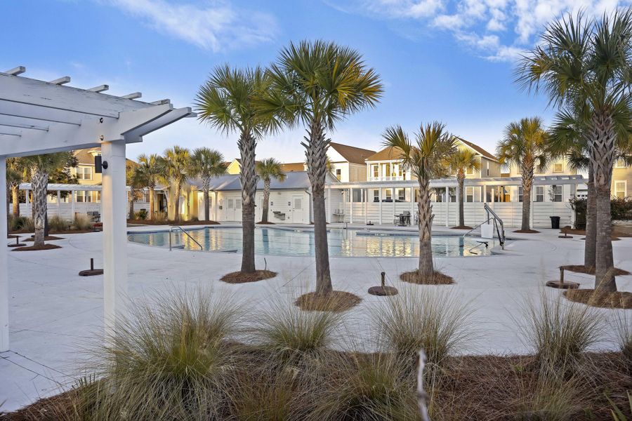 Community amenities in , Summerville (Image 49).