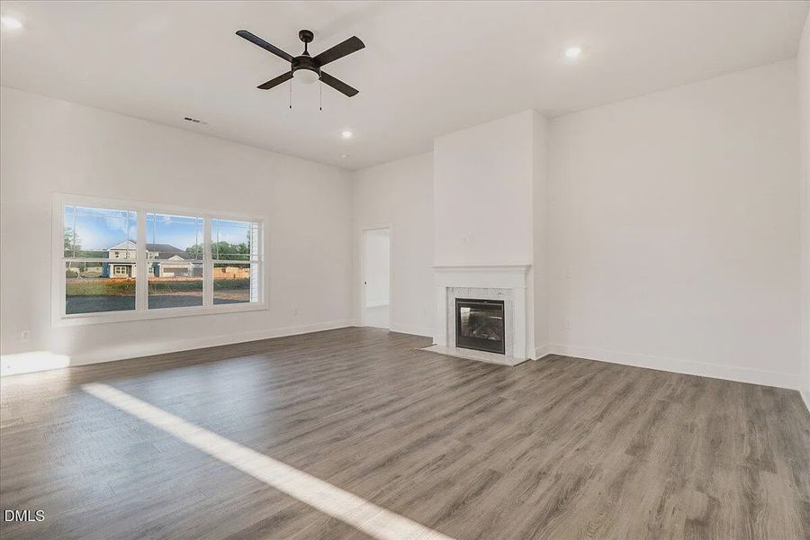 Spacious, unfurnished interior of a new home in Charlotte's Ridge, Middlesex (Image 17).