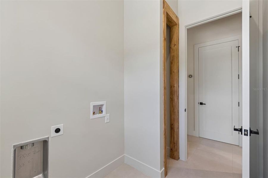 Spacious, unfurnished interior of a new home in , Orlando (Image 61). Spacious, unfurnished interior of a new home in , Orlando (Image 61).