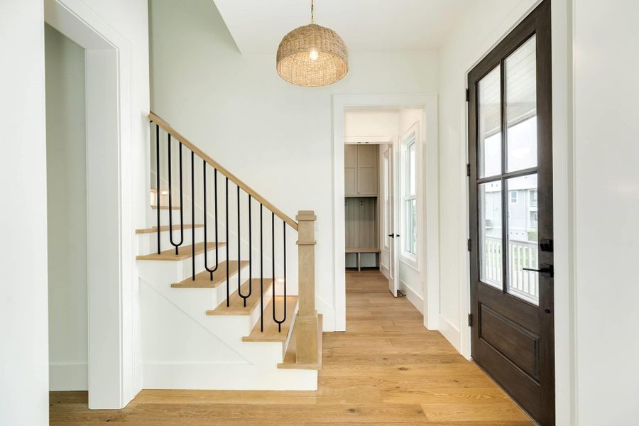 Spacious, unfurnished interior of a new home in , Galveston (Image 17).