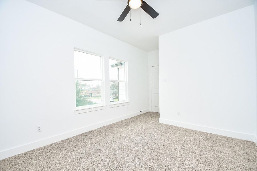 Spacious, unfurnished interior of a new home in , Houston (Image 17).