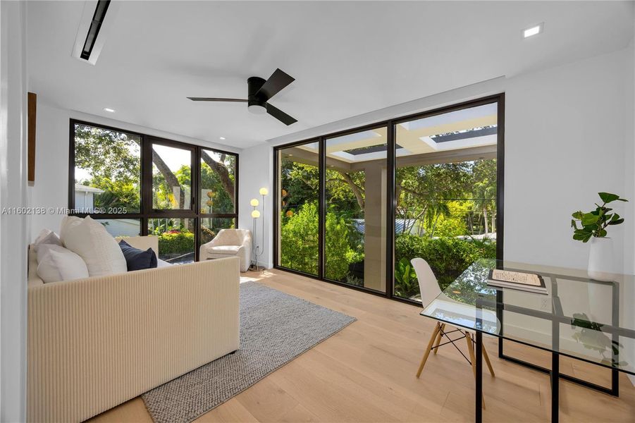 Furnished interior view inside a new home in , Miami (Image 33).