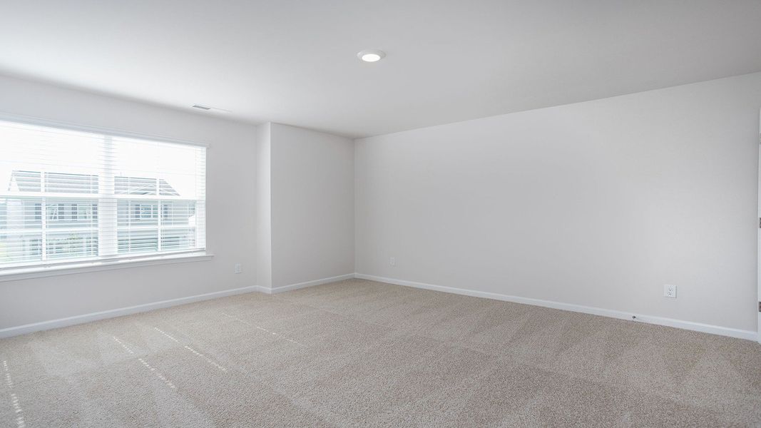 Spacious, unfurnished interior of a new home in Middleton, Greensboro (Image 17).