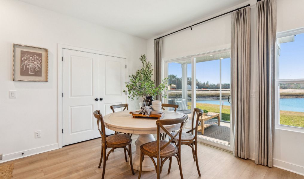 Dining Area Dining Area