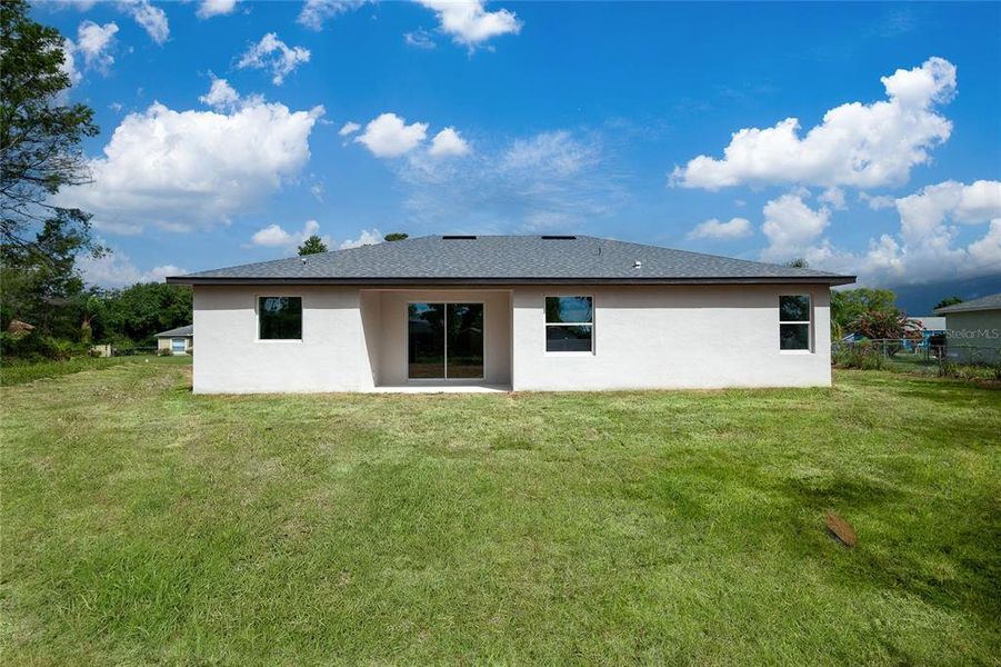 Exterior details and patio area of a home in , North Port (Image 3).