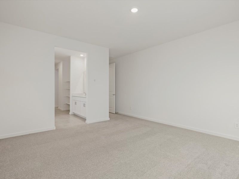 Spacious, unfurnished interior of a new home in Mesquite Mountain Ranch at Frontera, Surprise (Image 10).