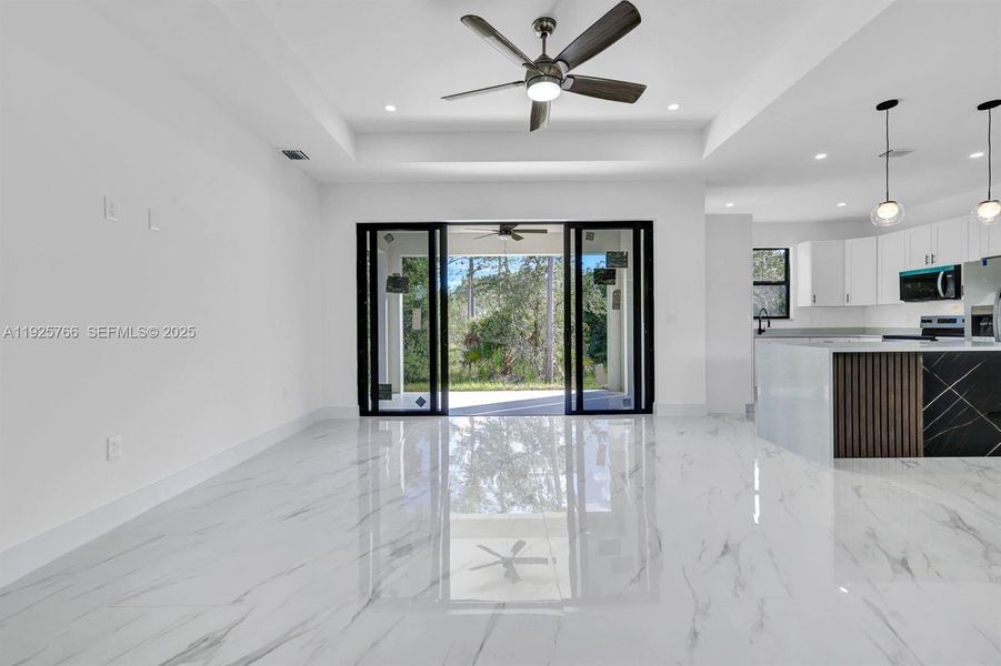 Spacious, unfurnished interior of a new home in , Lehigh Acres (Image 23).