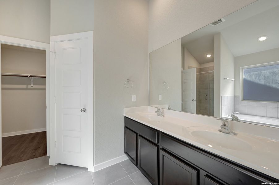 Furnished interior view inside a new home in Winding Brook, San Antonio (Image 11). Furnished interior view inside a new home in Winding Brook, San Antonio (Image 11).