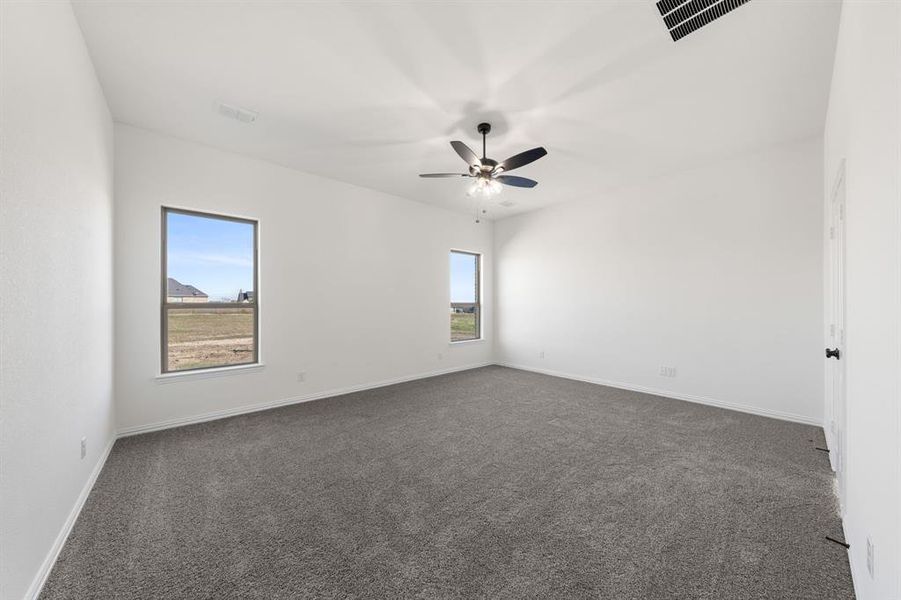 Spacious, unfurnished interior of a new home in , Waxahachie (Image 24).