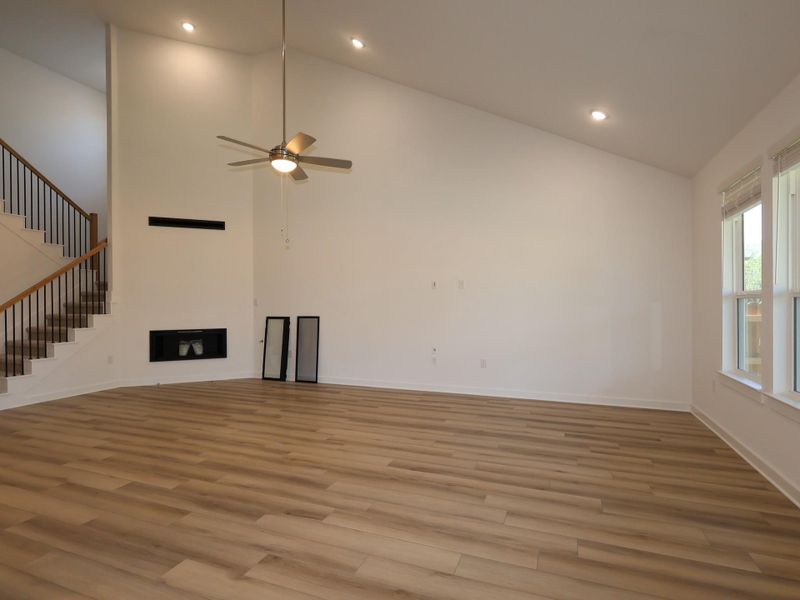 Spacious, unfurnished interior of a new home in Barksdale, Leander (Image 15).