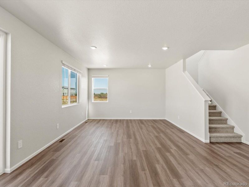Spacious, unfurnished interior of a new home in Hidden Valley Farm, Severance (Image 12).