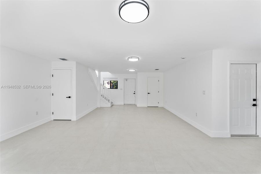 Spacious, unfurnished interior of a new home in , Miami (Image 12).