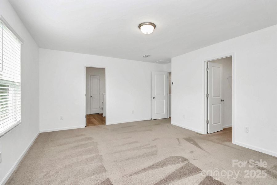 Spacious, unfurnished interior of a new home in Sunbriar, Charlotte (Image 12).