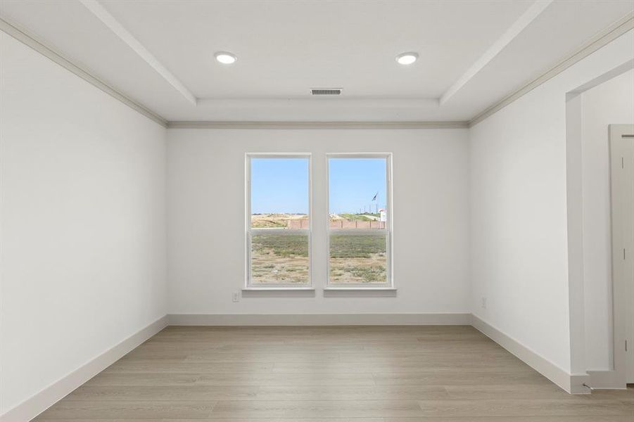 07. 5920 Mustang - Dining 07. 5920 Mustang - Dining