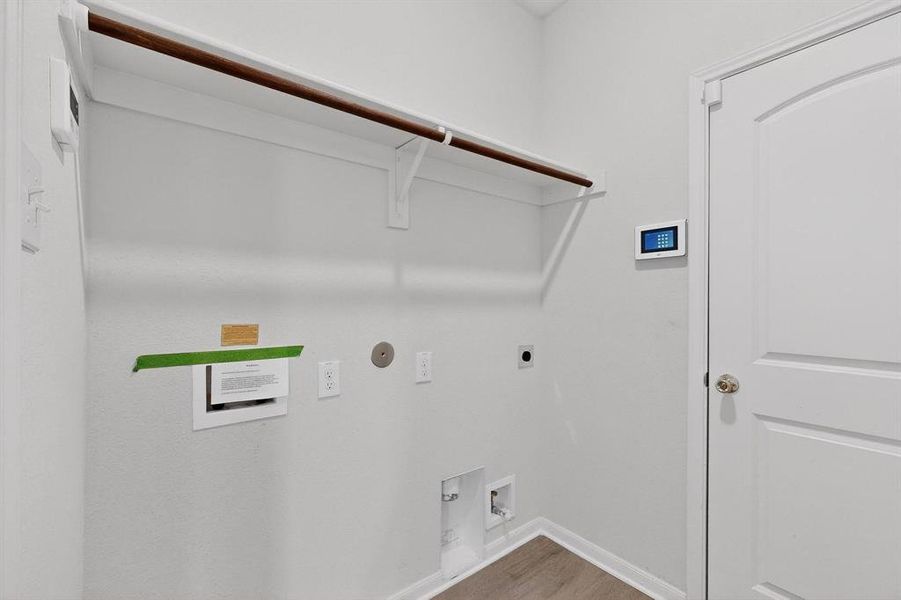 Spacious, unfurnished interior of a new home in Patriot Estates, Venus (Image 30).