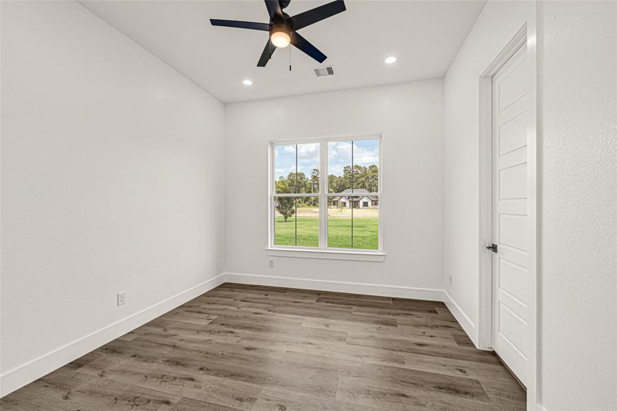 Spacious, unfurnished interior of a new home in , Conroe (Image 22).