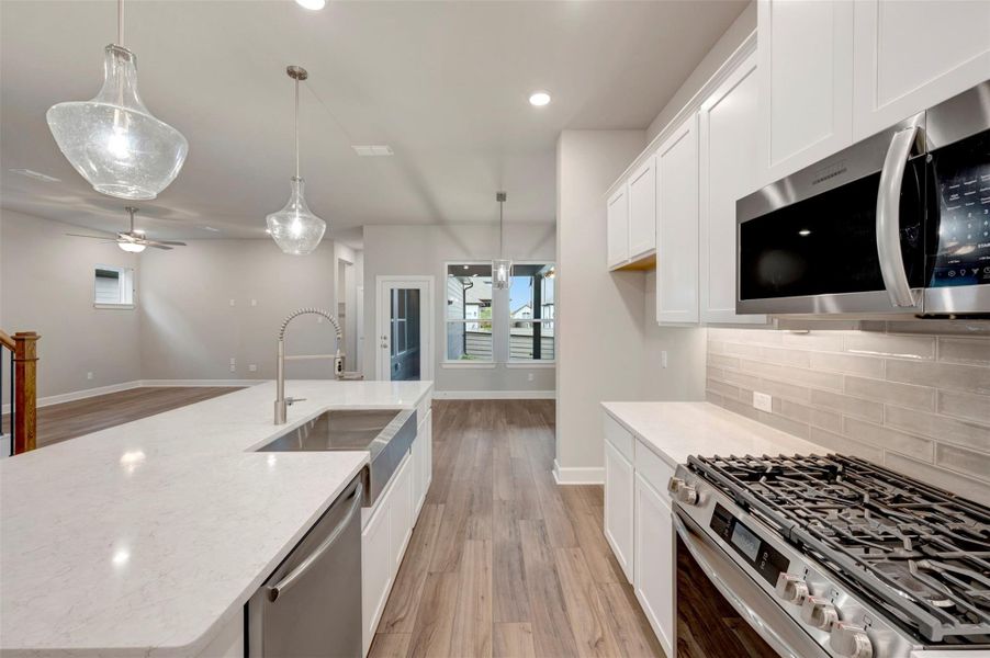 Furnished interior view inside a new home in Pomona 40' Homesites, Manvel (Image 4).