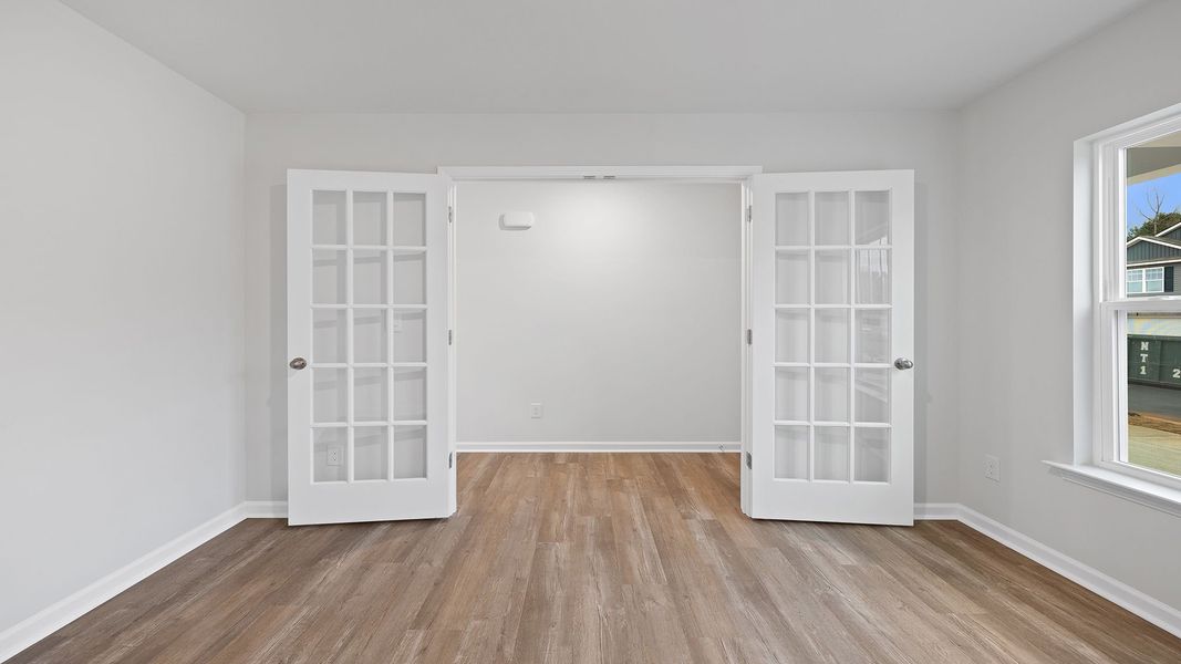 Spacious, unfurnished interior of a new home in Cedar Gap, Fountain Inn (Image 13).