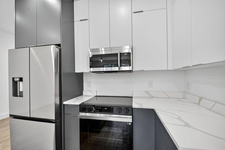 Furnished interior view inside a new home in , Jupiter (Image 37).