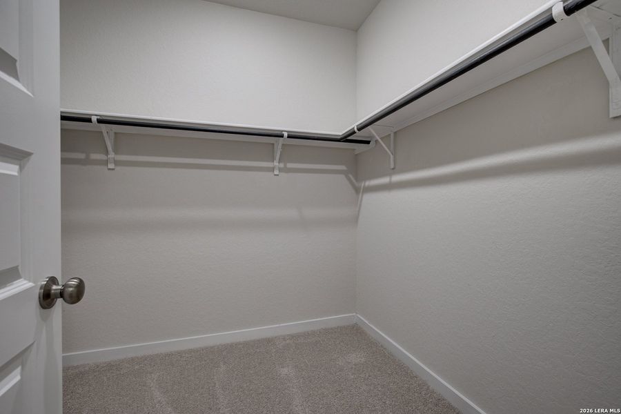 Spacious, unfurnished interior of a new home in Park Place, New Braunfels (Image 10).