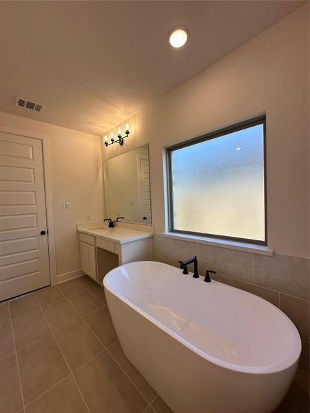 Furnished interior view inside a new home in Cross Creek West, Fulshear (Image 13).