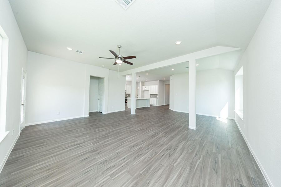 Spacious, unfurnished interior of a new home in Bluestem, Brookshire (Image 16).