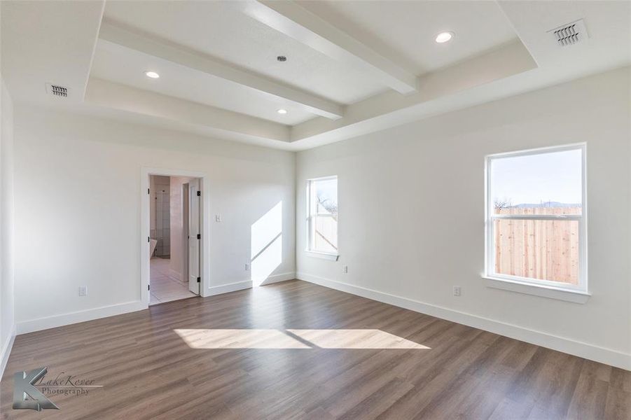 Spacious, unfurnished interior of a new home in , Abilene (Image 25).