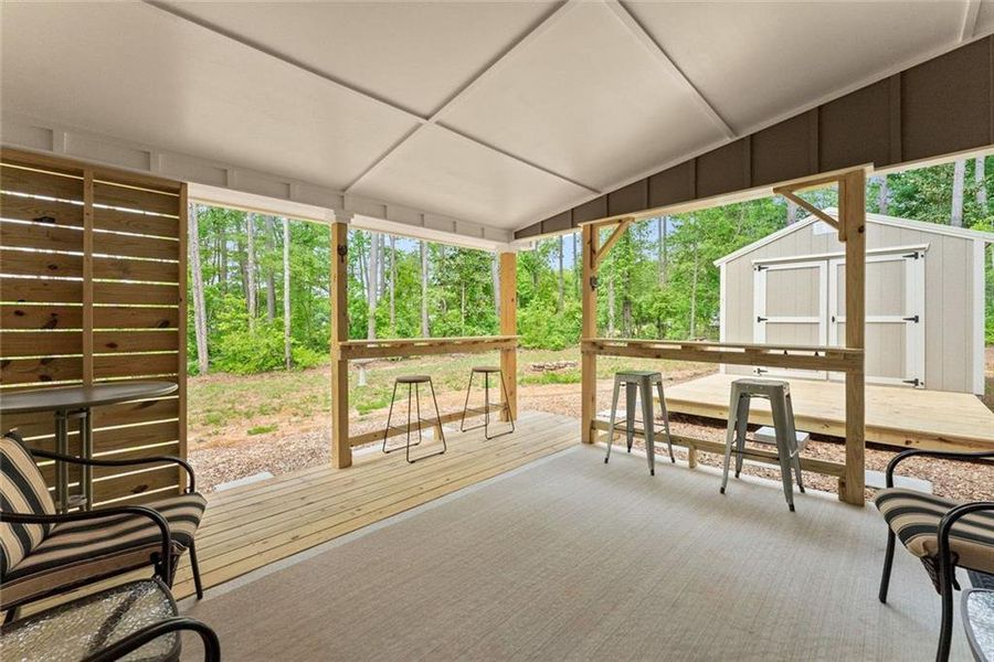 Exterior details and patio area of a home in , Clermont (Image 27).