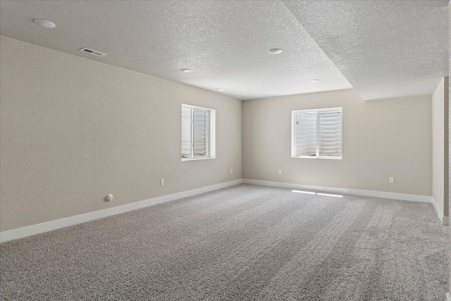 Spacious, unfurnished interior of a new home in Aspen Ranch, Fountain (Image 19).