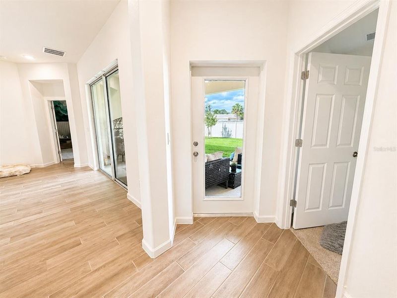 Spacious, unfurnished interior of a new home in Crystal Bay Estates, Grant-Valkaria (Image 20).