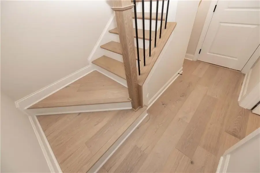 Spacious, unfurnished interior of a new home in Townes 333, Peachtree Corners (Image 19).