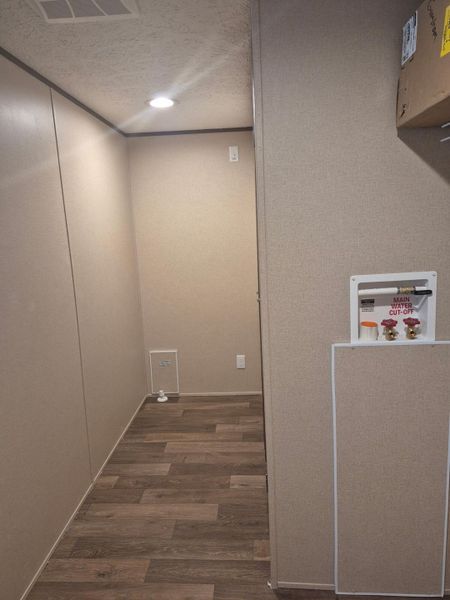 Spacious, unfurnished interior of a new home in , Walterboro (Image 14).