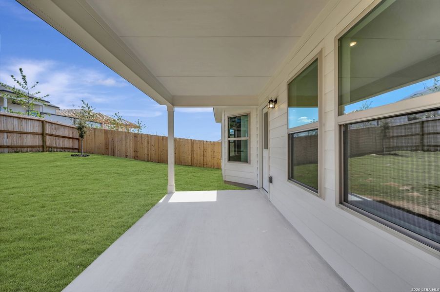 Exterior details and patio area of a home in Mesquite Ridge, San Antonio (Image 28).