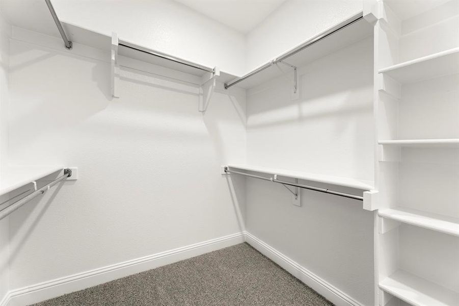 19. 2223 Riverbend - Closet 19. 2223 Riverbend - Closet