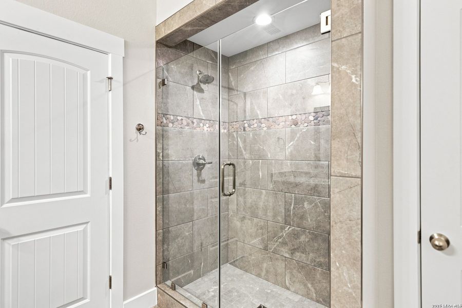 Close-up of interior finishes inside a home in Las Palomas Country Club Estates, La Vernia (Image 20).