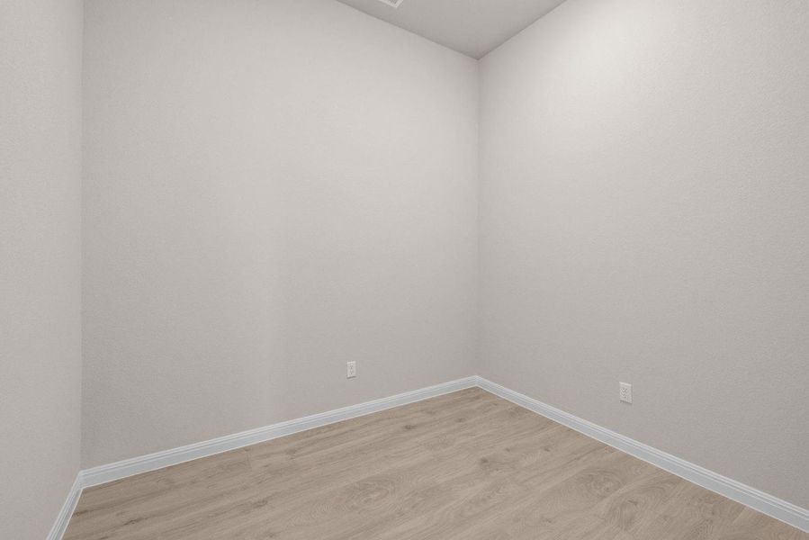 Spacious, unfurnished interior of a new home in Trinity Ranch, Elgin (Image 17).