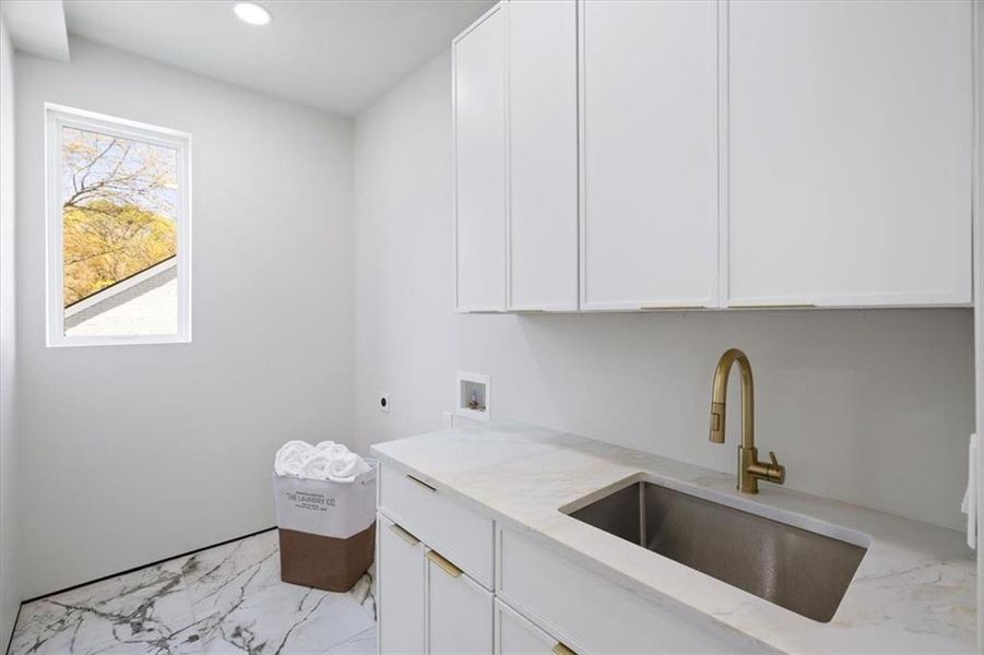 Furnished interior view inside a new home in , Atlanta (Image 4).