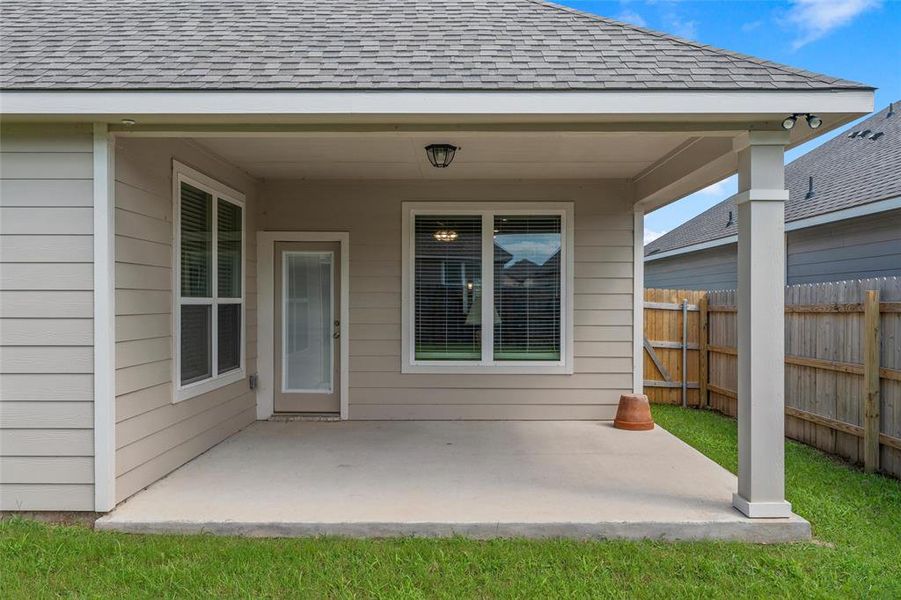 Exterior details and patio area of a home in , Waco (Image 28).