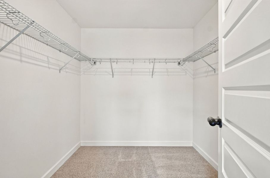 Grayson Primary Walk In Closet